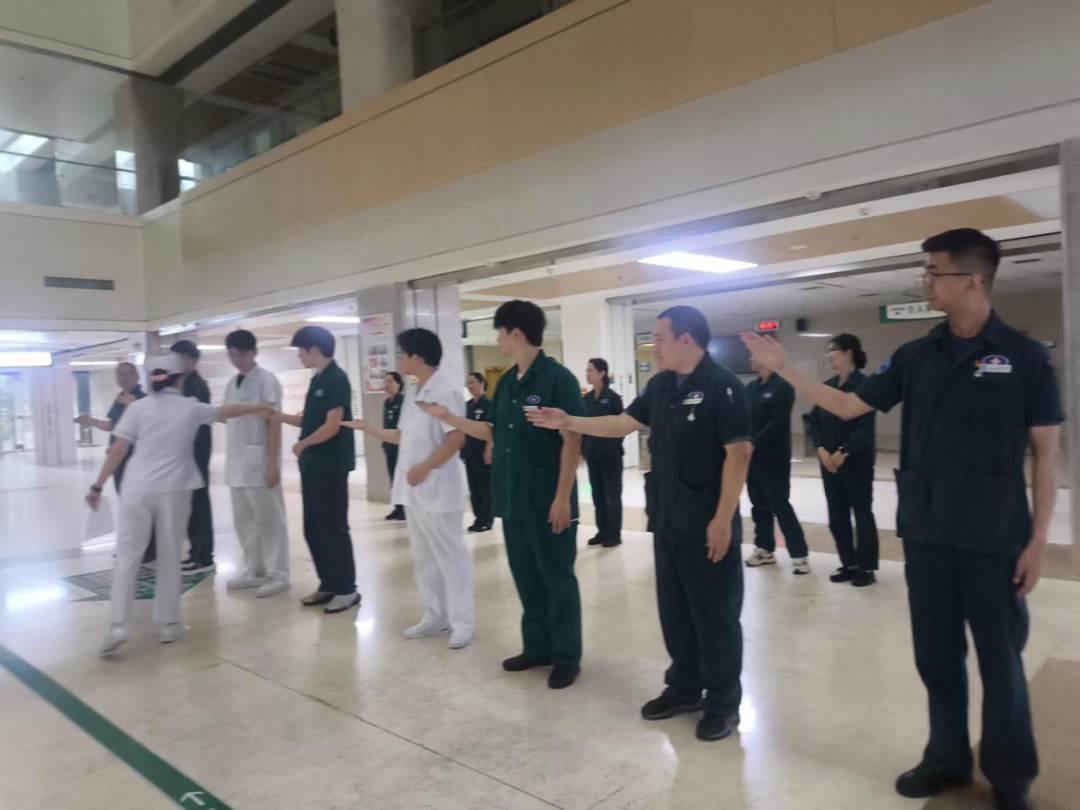 急诊医学科开展「急中守礼 忙中存暖」人文关怀与礼仪培训,全力打造有温度的急诊服务