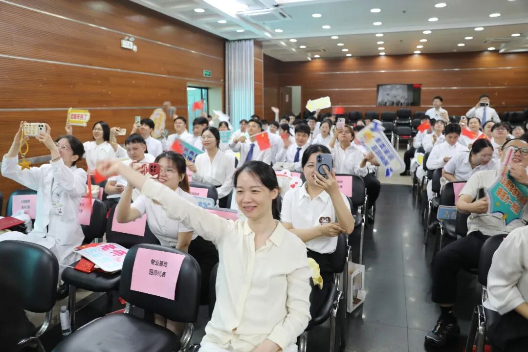 弘德砺术承医脉,策马笃行赴新程丨广西医科大一附院2026届住院医师规范化培训医师结业