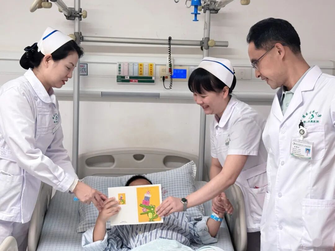 关爱“一老一小”馨服务|二附院骨科病房温情守护患者康复路
