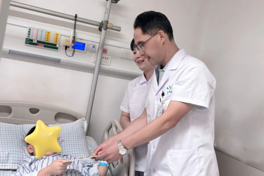 关爱“一老一小”馨服务|二附院骨科病房温情守护患者康复路
