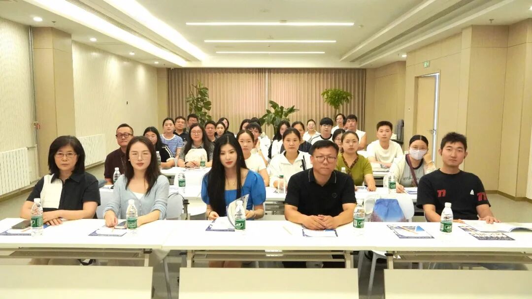 CODE师资培训班全国眼视光骨干教师再访天津华厦 | 共绘产教融合新图景