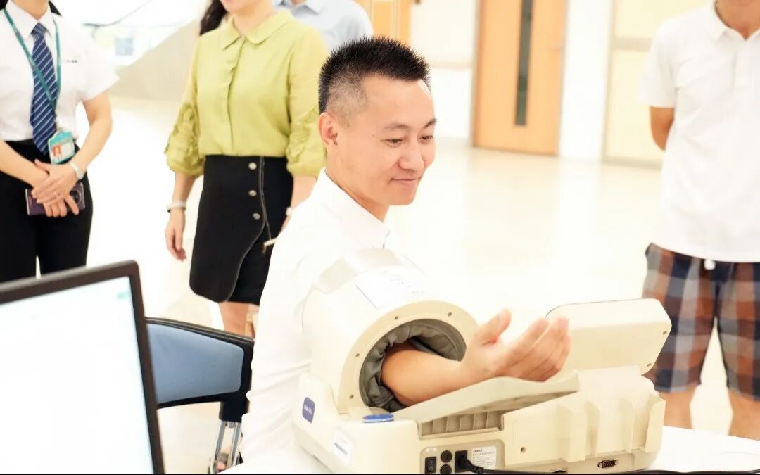 聚力商企健康服务 共建暖心医疗保障——东莞市海南商会及多商协会代表到访台心医院共商合作