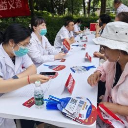 【社区义诊】燕达医院多科室专家走进林荫大道小区开展公益义诊