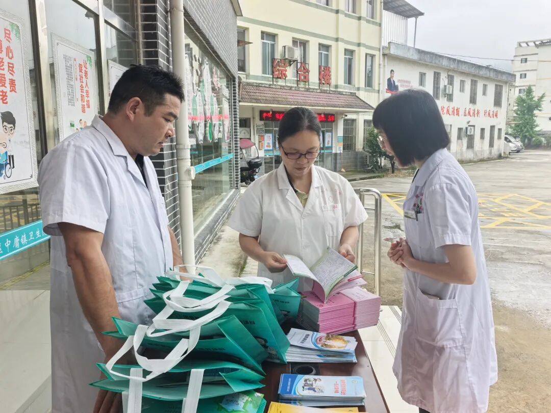 【协作组在基层】二附院孕产康一体化协作组走进中庸镇开展义诊活动