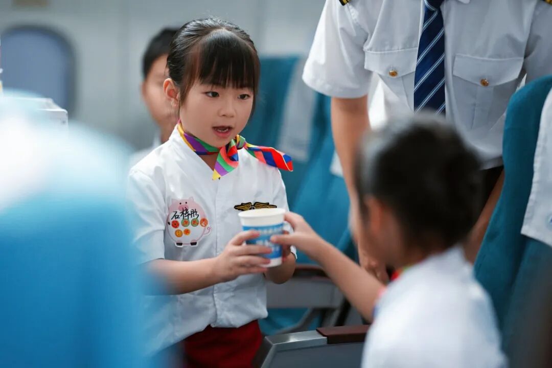 翱翔童心，筑梦蓝天 | 二附院开展小春芽“小小飞行家”研学营
