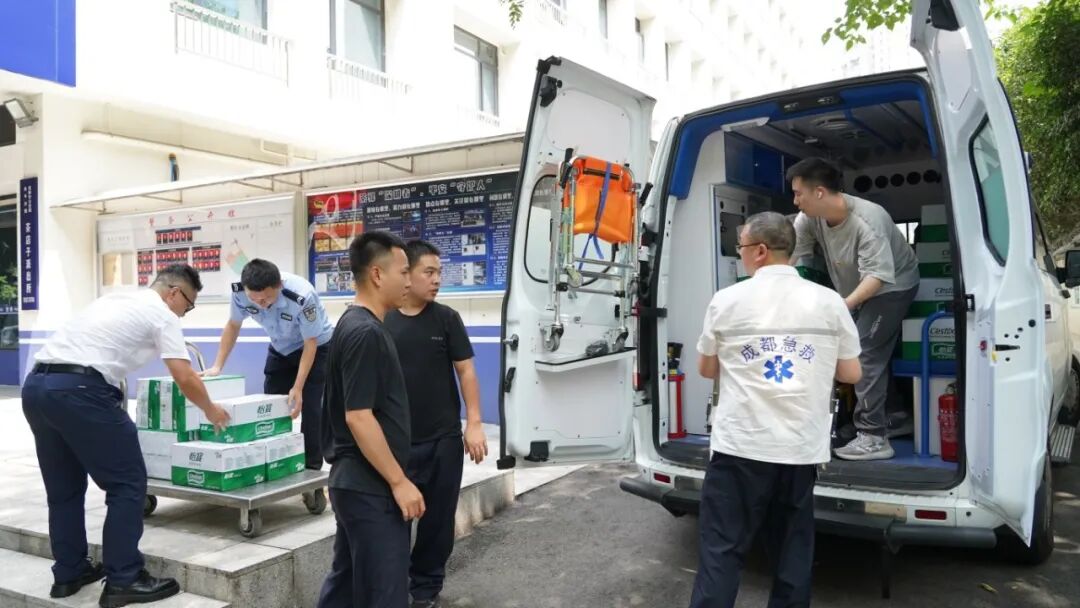 盛夏送凉，初心不忘 —— 四川蓝生脑科医院党支部、工会开展夏季“送清凉”系列活动