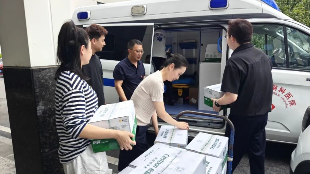 盛夏送凉，初心不忘 —— 四川蓝生脑科医院党支部、工会开展夏季“送清凉”系列活动