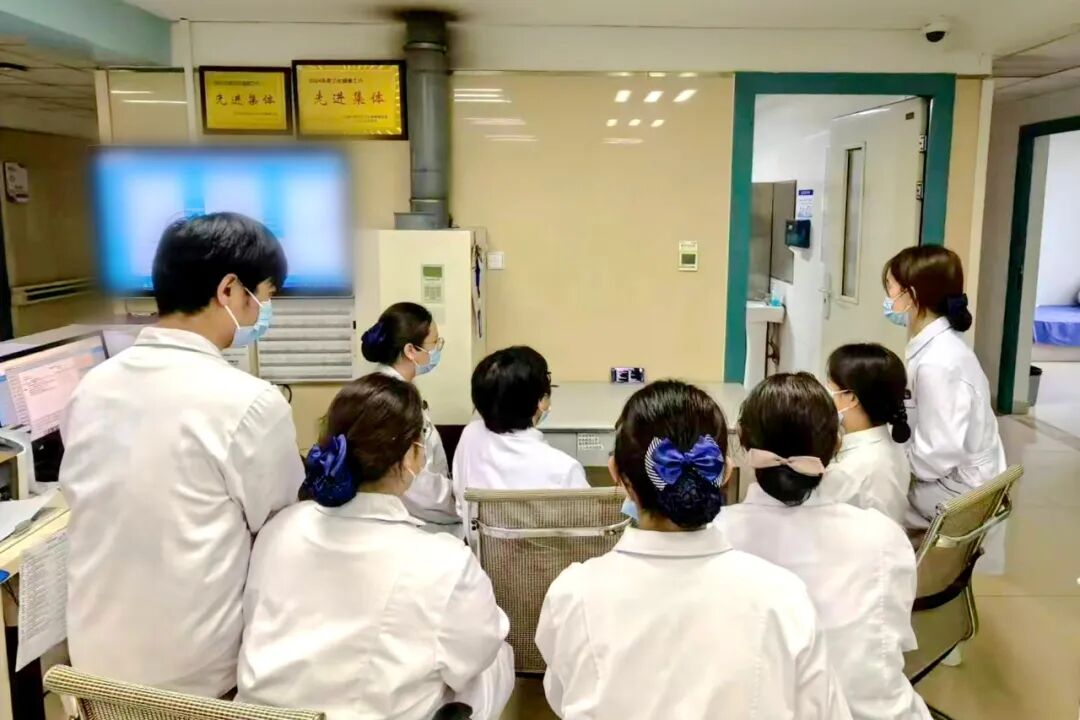我院召开中层干部专题培训会