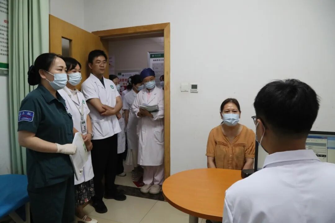 以练筑防 以训备战—— 荆门市中心医院开展发热伴血小板减少综合征(SFTS)全流程应急处置演练