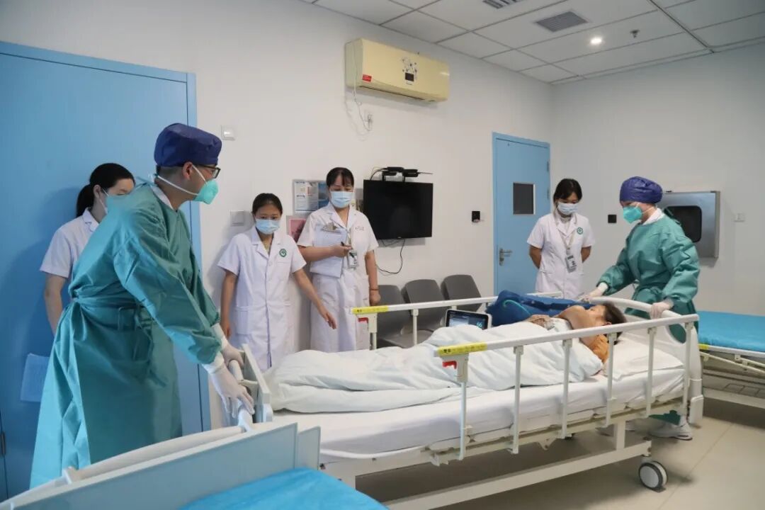 以练筑防 以训备战—— 荆门市中心医院开展发热伴血小板减少综合征(SFTS)全流程应急处置演练