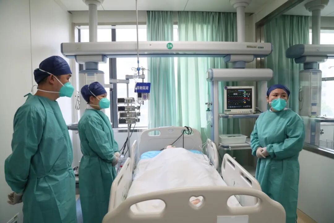 以练筑防 以训备战—— 荆门市中心医院开展发热伴血小板减少综合征(SFTS)全流程应急处置演练