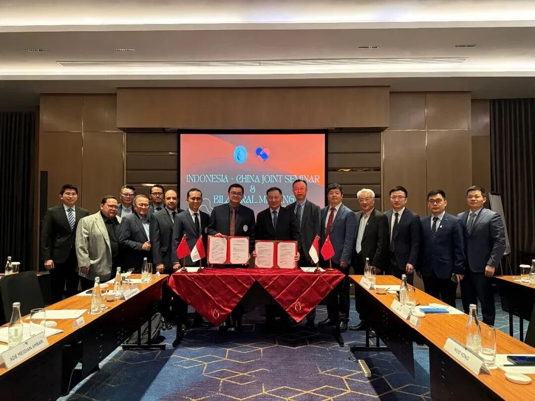 重磅!苏州九龙医院荣誉院长刘峰教授赴印尼分享胸痛救治 “中国方案”