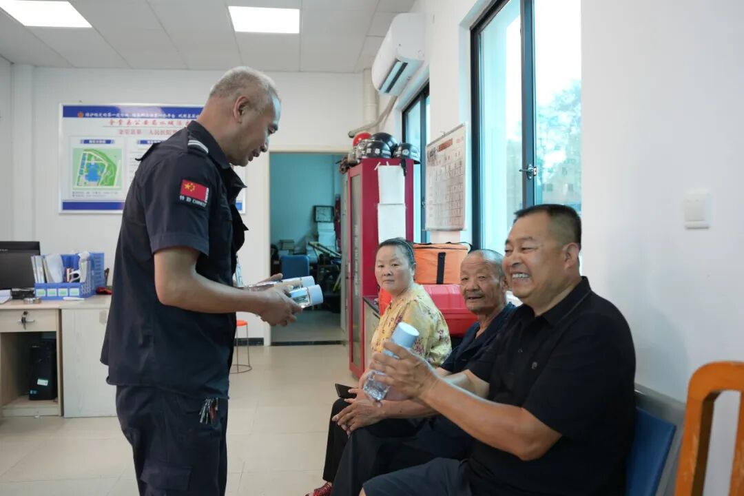 清凉度夏 用心守护——金堂县第一人民医院多举措开展防暑降温便民服务
