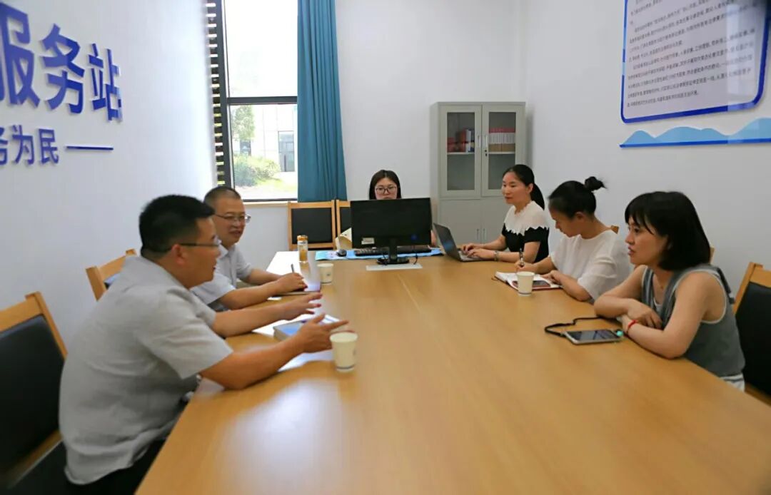 【医法融合惠民生 法治护航促和谐】黔江区司法局与我院联合共建的“公益律师服务站”正式启动运行