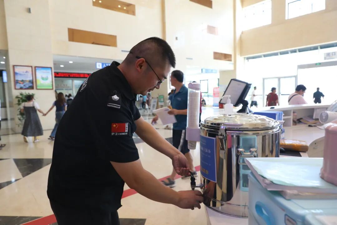 清凉度夏 用心守护——金堂县第一人民医院多举措开展防暑降温便民服务