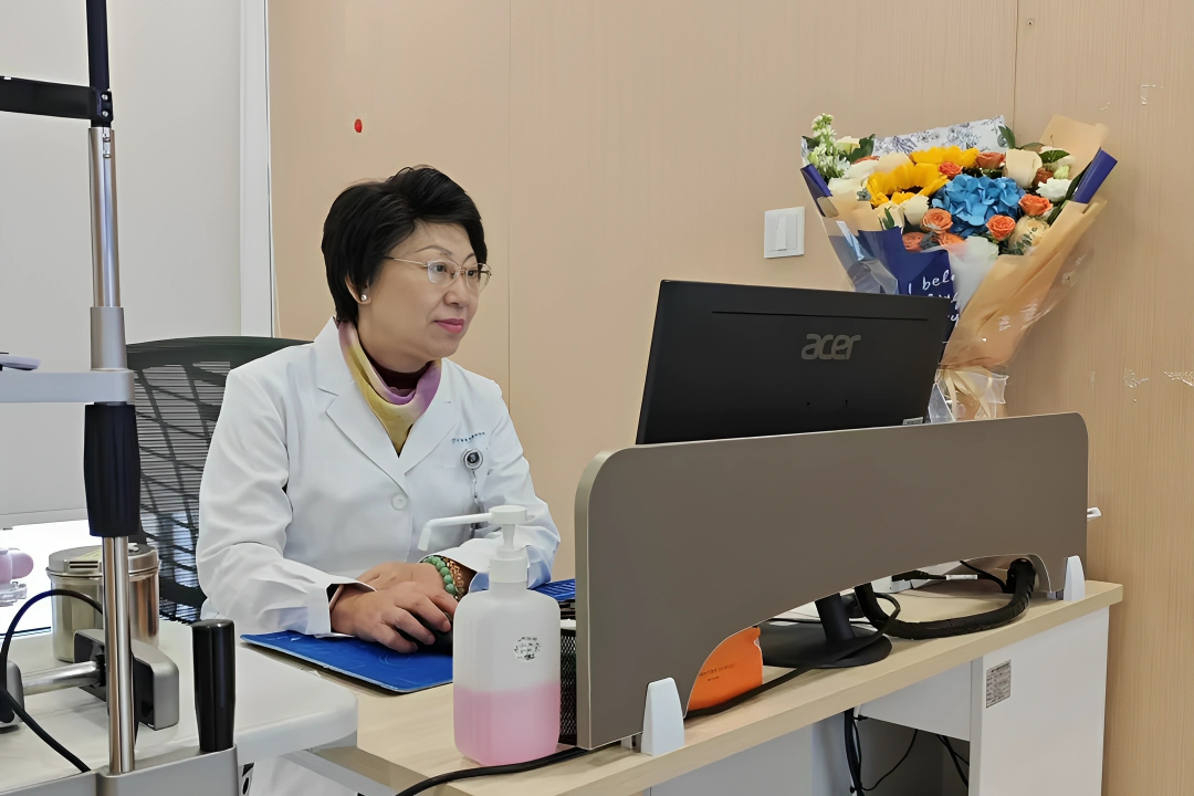 重磅!南宁华厦吴西西教授当选全国医学 AI 智能体专委会常务委员 推动广西眼科智慧化发展