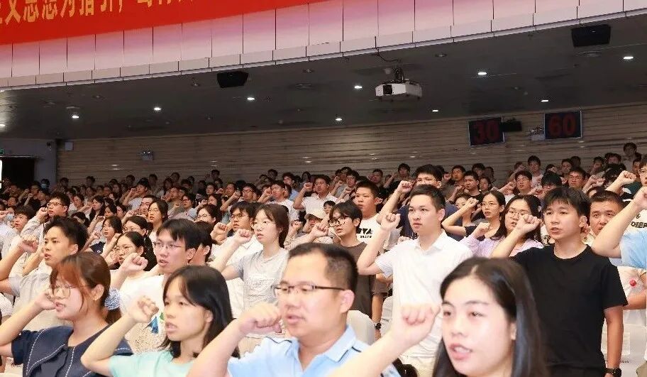 医路启新 | 广西医科大一附院2026级住培医师及临床医学专硕研究生入院教育开幕式举行