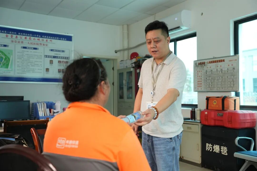 清凉度夏 用心守护——金堂县第一人民医院多举措开展防暑降温便民服务