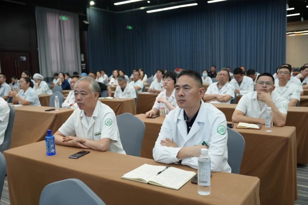 管理赋能强根基 | 黄山华泽医院开展全院管理干部专题培训