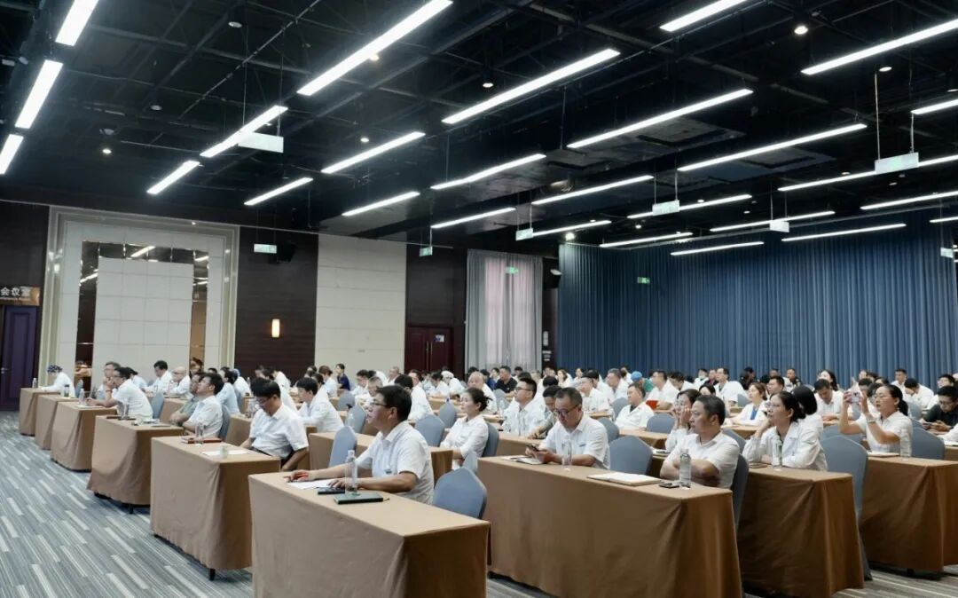 管理赋能强根基 | 黄山华泽医院开展全院管理干部专题培训