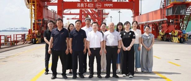 循足迹 践初心 送健康——湖北省第三人民医院阳逻院区多支部赴汉口边检站开展主题党日暨健康科普讲座