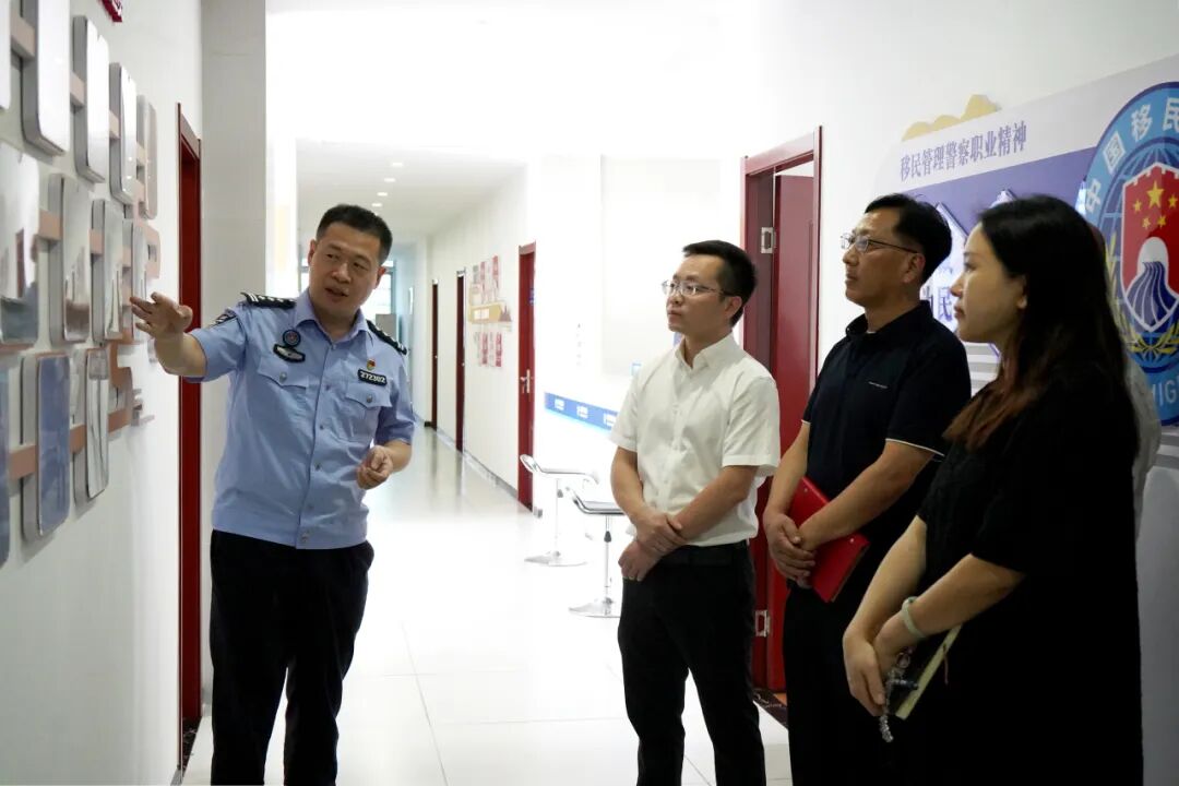 循足迹 践初心 送健康——湖北省第三人民医院阳逻院区多支部赴汉口边检站开展主题党日暨健康科普讲座