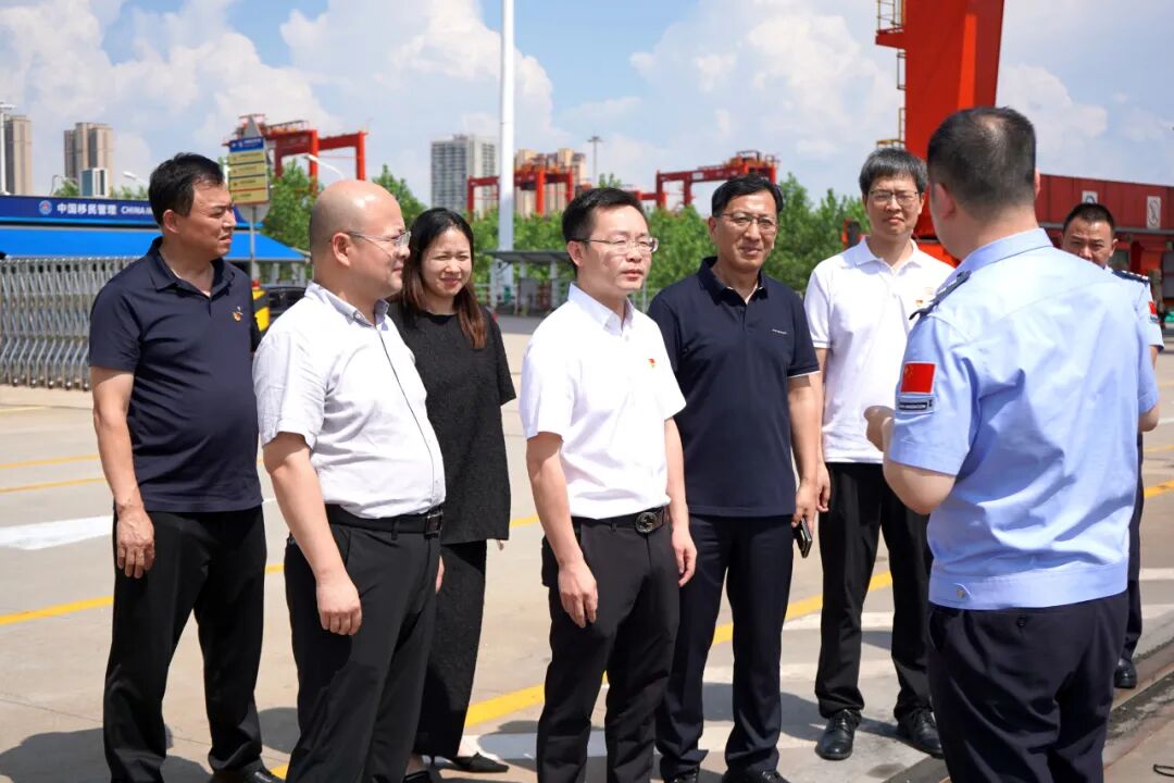 循足迹 践初心 送健康——湖北省第三人民医院阳逻院区多支部赴汉口边检站开展主题党日暨健康科普讲座