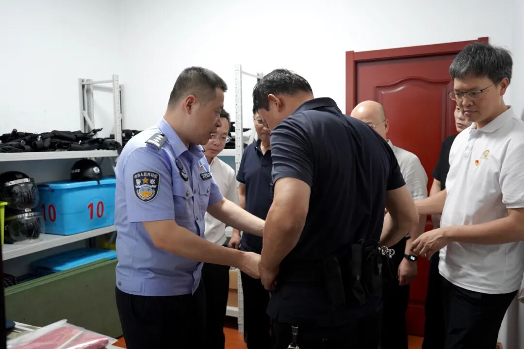 循足迹 践初心 送健康——湖北省第三人民医院阳逻院区多支部赴汉口边检站开展主题党日暨健康科普讲座