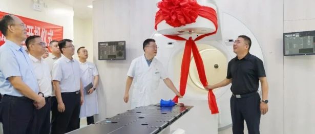 【关注】石河子市人民医院举行直线加速器开机仪式，全疆首台联影uLinac正式投入临床使用