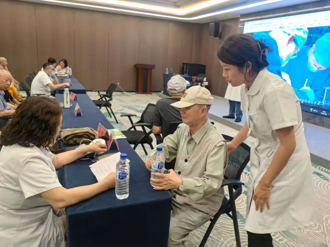 情暖八一 医者拥军|长春国文医院全力保障军休干部团拜、疗养系列活动,续写军民鱼水深情