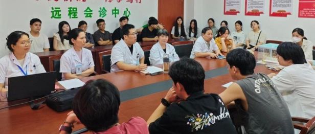 披荆斩棘，感恩有你——河科大二附院举行2024级助理全科医生培训学员结业师生座谈会