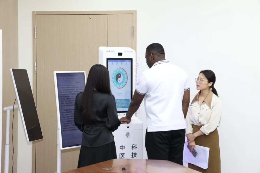 undefined 中非携手同“心”筑未来 | 2026年首期尼日尔医学专科高级人才培训班圆满结束