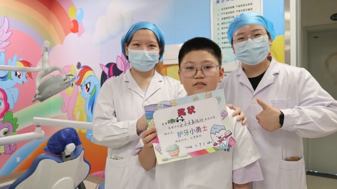 萌娃变身小小牙医｜沉浸式探秘口腔世界，守护灿烂童真笑容
