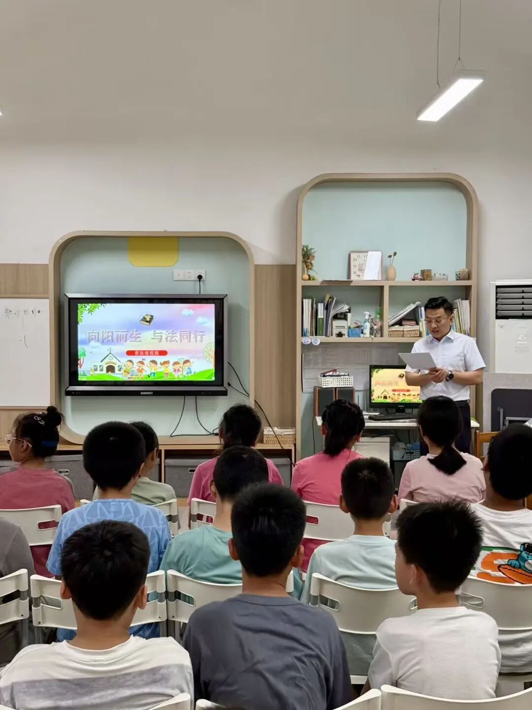 法治伴成长!淮安市一院爱心暑托班开设法治课堂,筑牢青少年法治根基