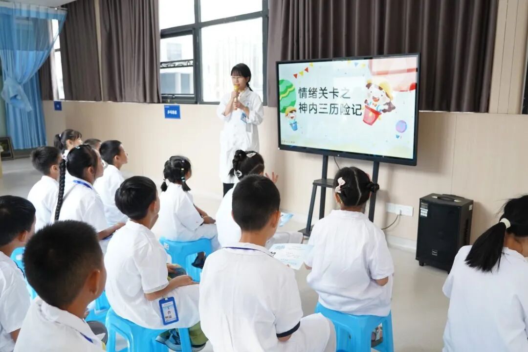 萌娃变身小医生!新希望 × 四川蓝生脑科医院“小医生”研学活动圆满收官