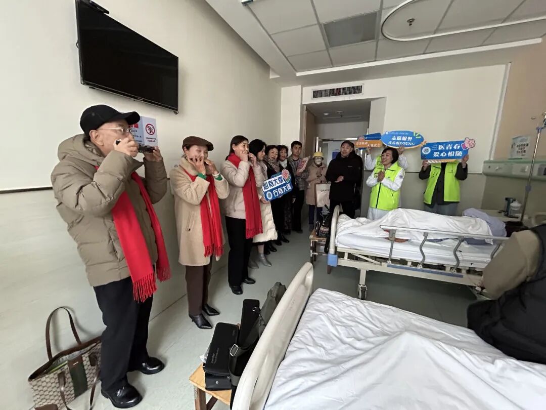 【喜报】省级金奖!“银发族的健康翻译官”志愿服务项目再获殊荣