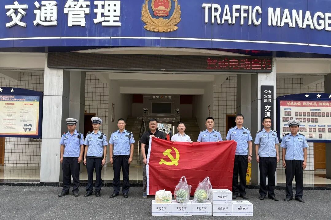 情暖八一,致敬守护者——金堂县第一人民医院党委开展拥军慰问走访活动