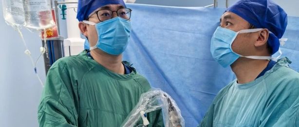 脖子最危险那节骨头出问题？内镜“探”入颅颈交界：广西医科大一附院利用新技术破局