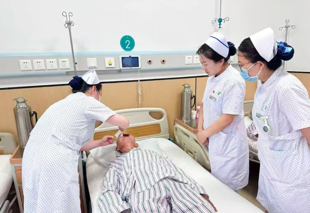 【医疗叙事】拂去眼中阴霾,照亮心灵归途——眼科人文叙事故事