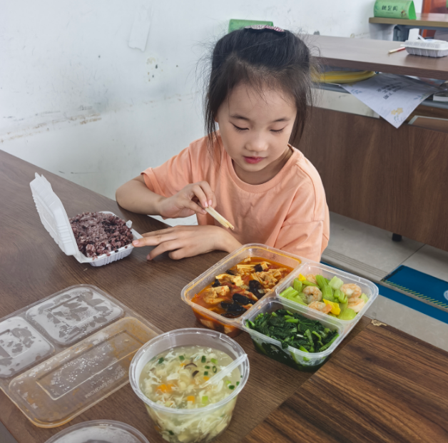 “郑中心 · e家人”,我院职工子女暑期托管班开班啦!