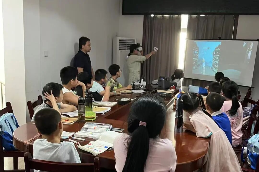 别把“好动”当顽皮！我院阳逻院区儿童康复科团队进社区带家长“看懂”孩子的大脑