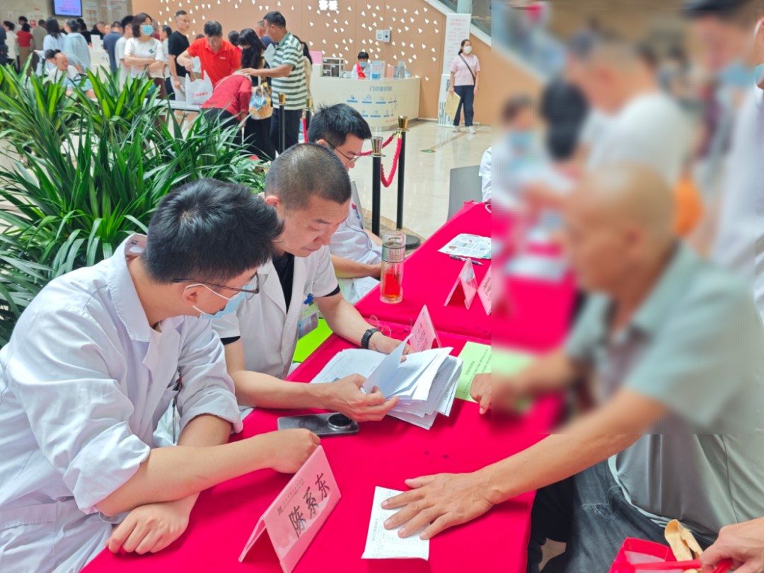社会共治 消除肝炎|淮安市第一人民医院肝胆胰外科开展世界肝炎日公益义诊活动