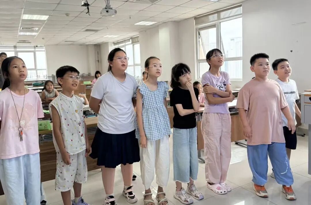 “郑中心 · e家人”，我院职工子女暑期托管班开班啦！