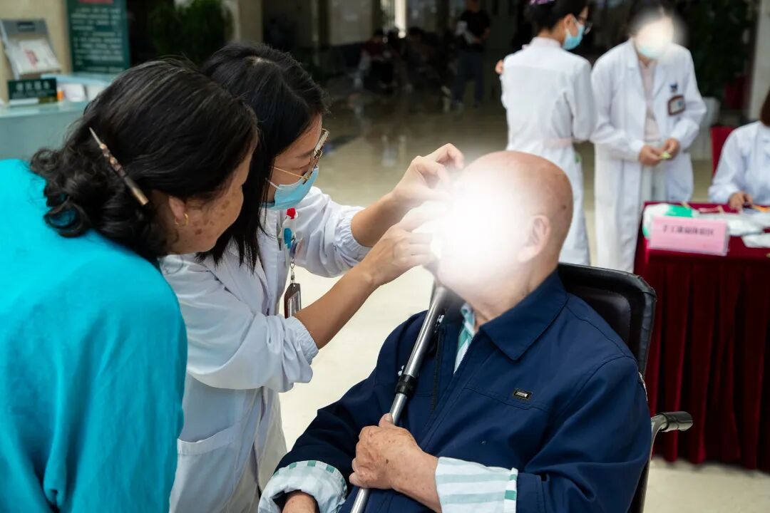 “健康星期五”|苏州九龙医院眼科授牌仪式和义诊活动暖心落幕!