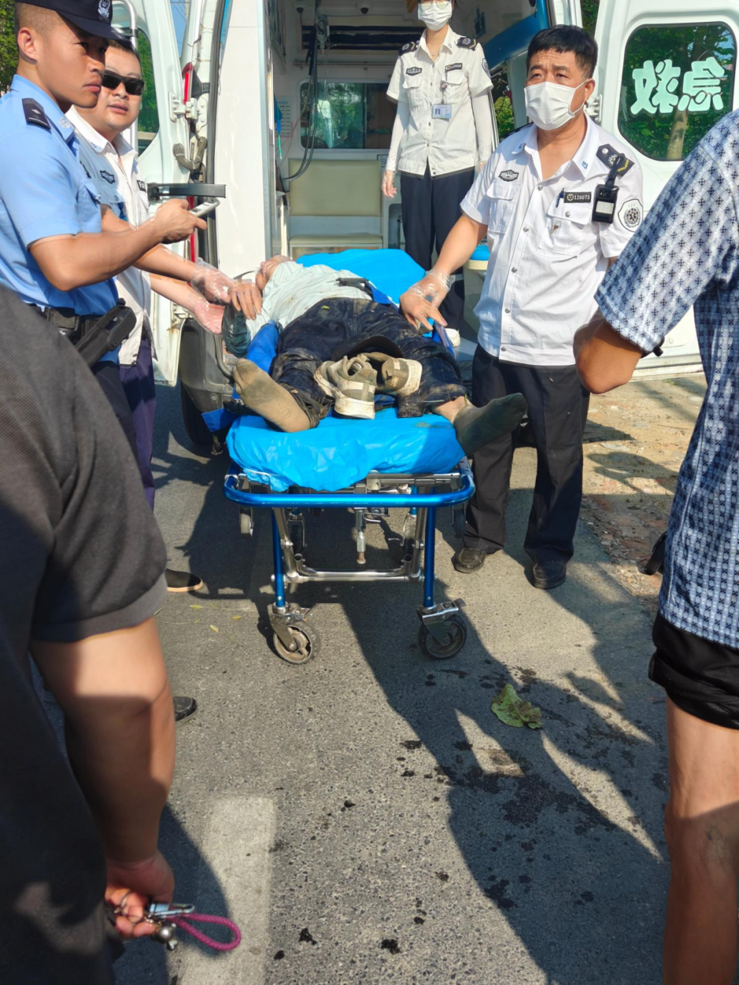 警民医护多方联动，成功救治一名溺水患者