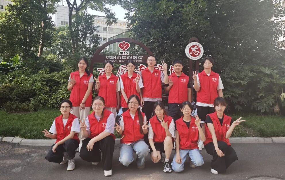 【医院动态】被需要是最好的成长：2026年暑期志愿者的夏日印记