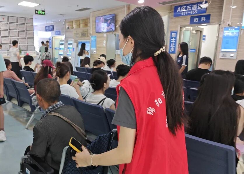 【医院动态】被需要是最好的成长：2026年暑期志愿者的夏日印记