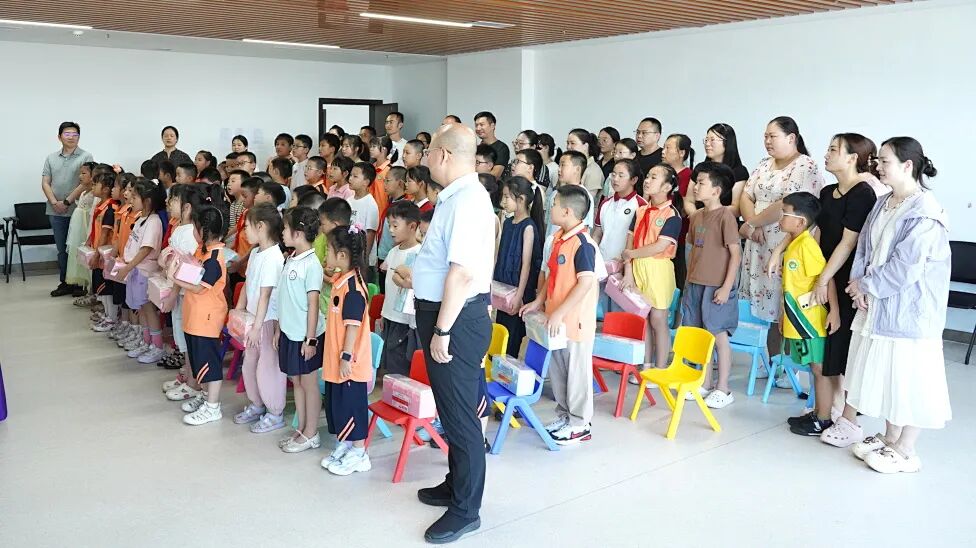 解职工后顾之忧，筑多彩暑期时光——湖北省第三人民医院2026年职工子女暑期爱心托管班结业仪式圆满举行