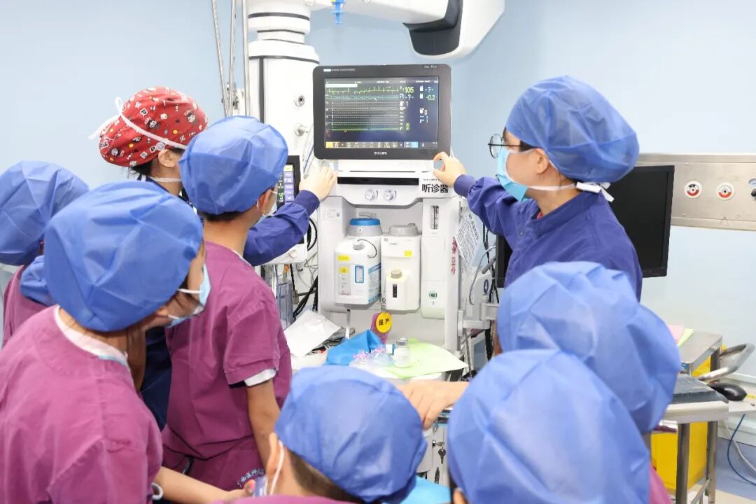 萌娃变身一日“小医生” | 2026年职工子女暑假医院体验日活动圆满完成