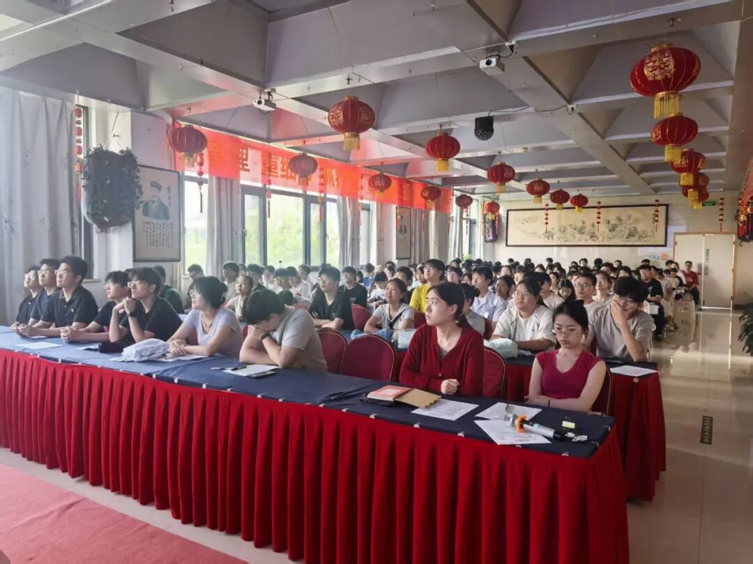 德技并举!我院道德大讲堂聚焦颈腰椎与股骨头坏死,实习生收实战宝典
